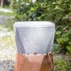 Tabouret en béton carré blanc et doré