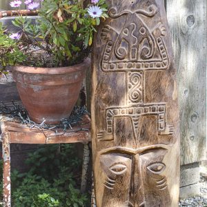 Totem décoratif en bois
