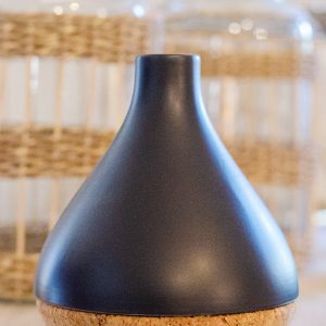 Vase noir et liège