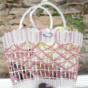 Panier à légumes blanc, rose et gris