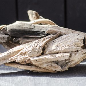 Petit poisson en bois flotté décoratif