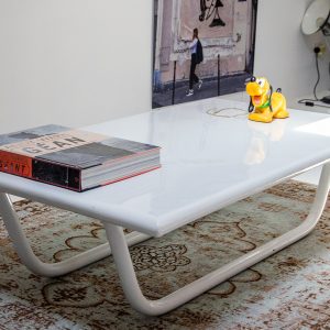 Table basse en fer laqué blanche vintage