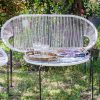 Banc et table de salon de jardin blanc en métal