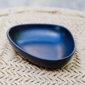 Assiette creuse noire