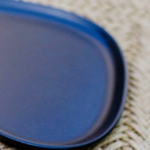 Assiette plate noire