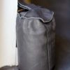 Cale porte en cuir noir vintage
