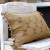 Coussin et taie kaki brodée motifs ethniques