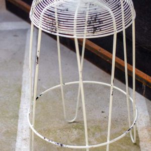 Tabouret en métal blanc vintage