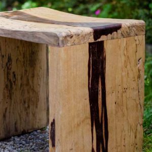Tabouret en bois brut